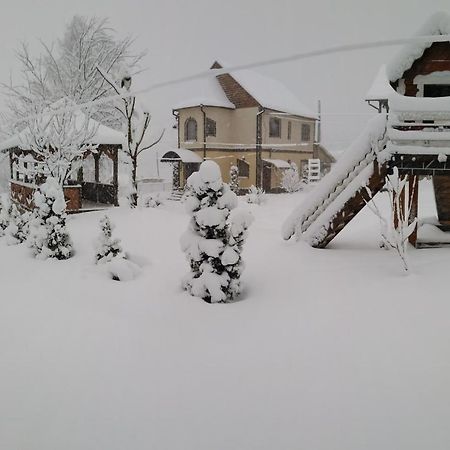 Золото Карпат Villa Iaremcea Exterior foto